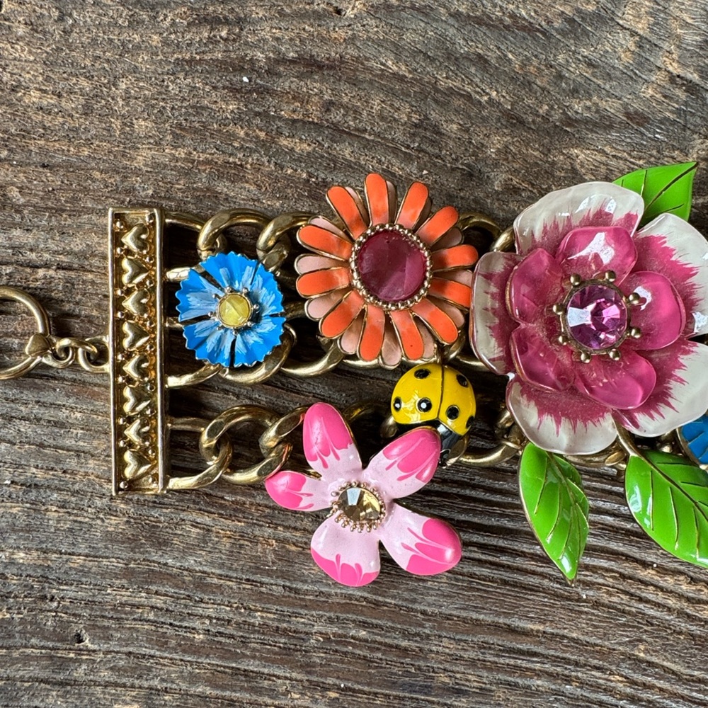 Betsey Johnson Garden Party articulating enamel floral gold chain bracelet - Picture 5 of 9